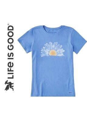 LIFE IS GOOD WOMEN’S Size Medium CRUSHER TEE Cornflower Blue NWT
